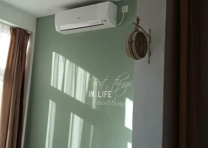 Close To The - Borik